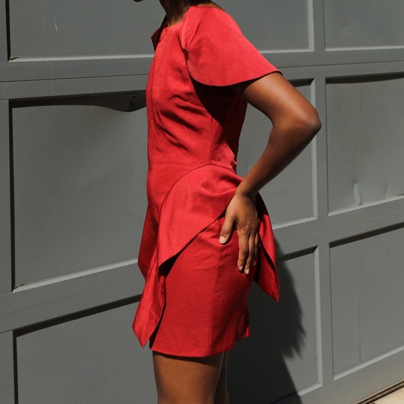Elegant Red Dress - Picture 4 of 10